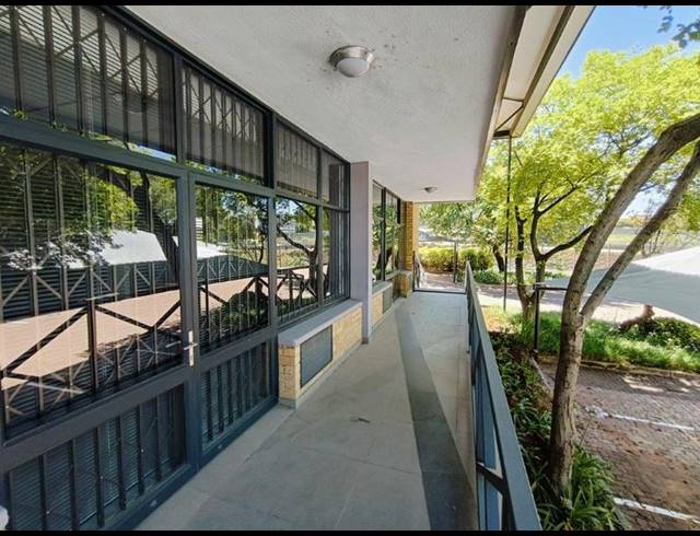 BUSINESS PROPERTY TO RENT IN HALFWAY GARDENS